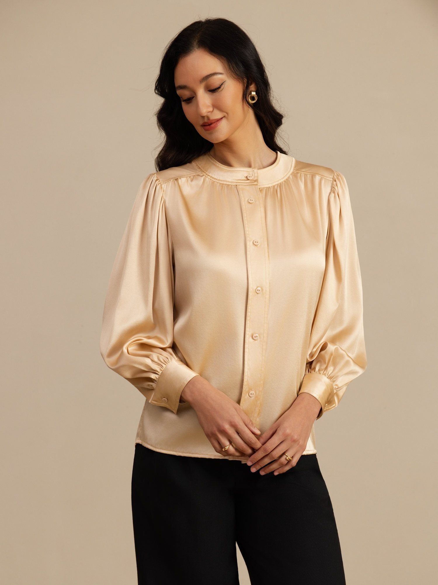 [Champagne] SilkSilky-SE 19Momme Long Sleeve Round Neck Blus 001
