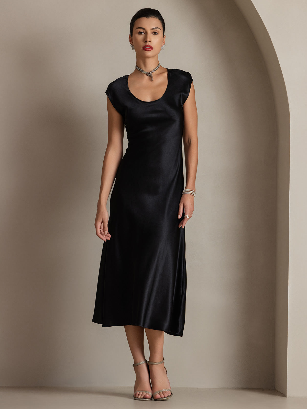 SilkSilky-SE 19Momme Silke Ärmlös Dress Svart 003