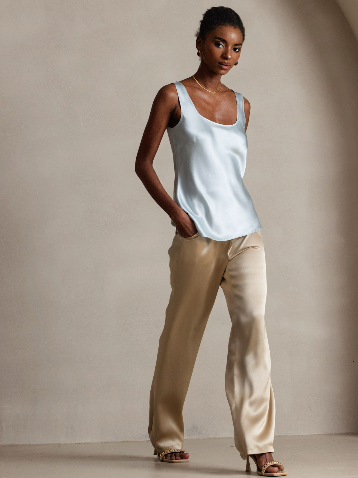 [Ljusblå] SilkSilky-SE 19Momme Ärmlös Djup Rund Halsringning Cami Toppar 003