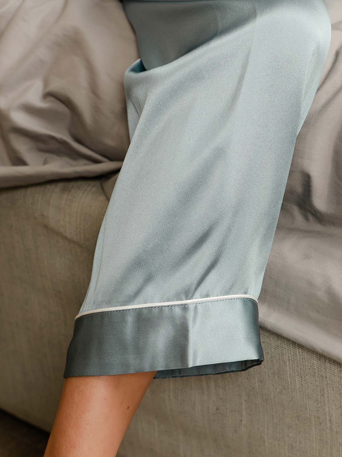 SilkSilky-SE Rent Silke Lång Ärm Slag Dam Pyjama Ljusblå 004