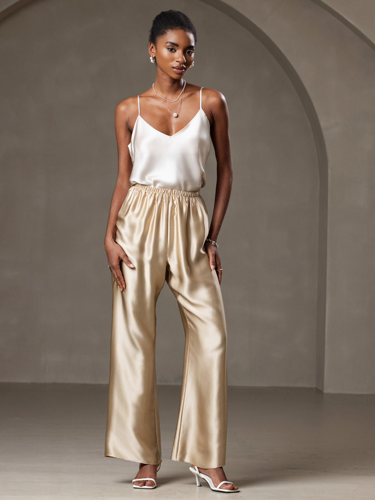 [Beige] SilkSilky-SE Rent Silke V-Hals Cami Toppar 005