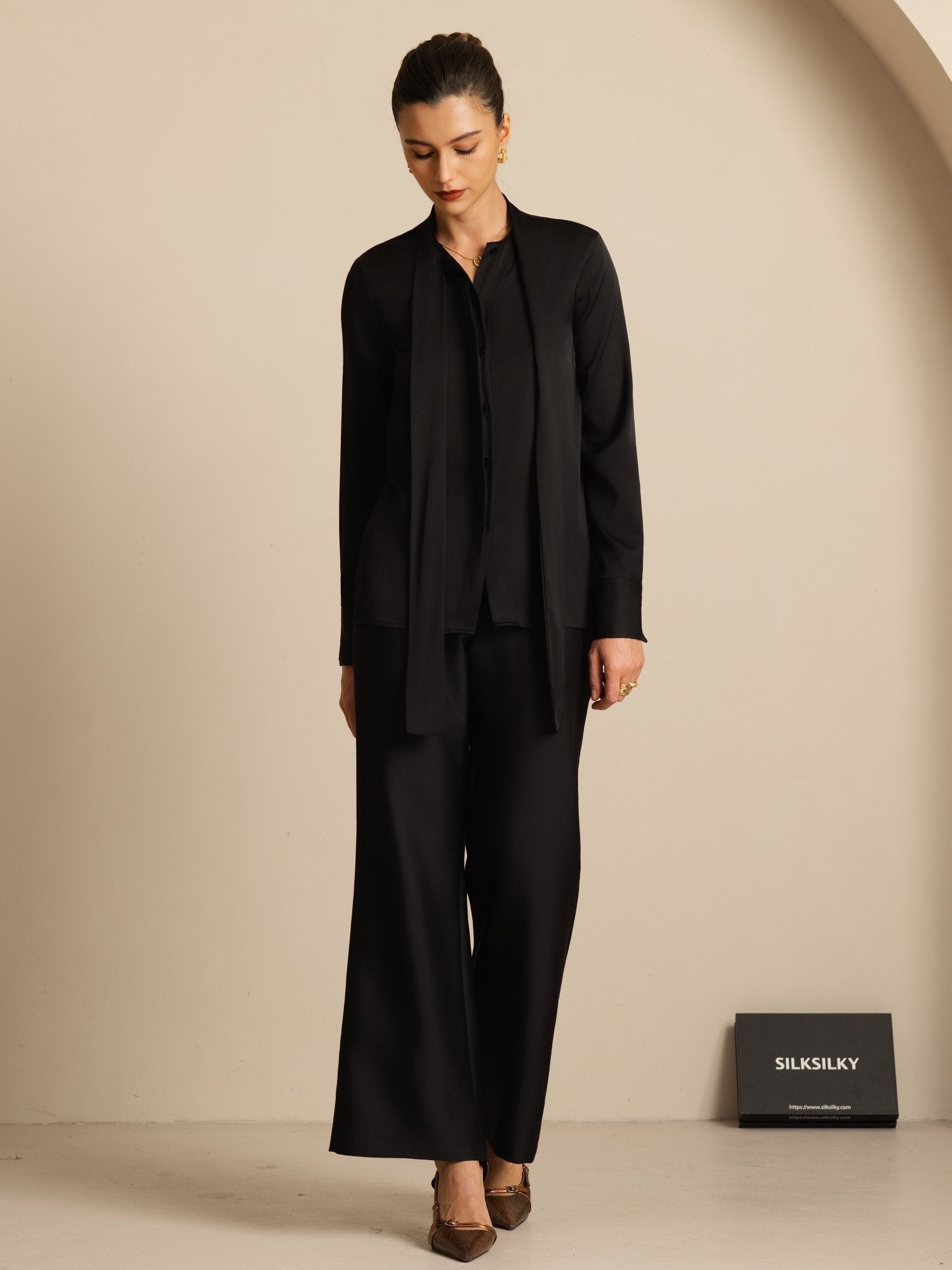 [Svart] SilkSilky-SE 19Momme Blouse 003