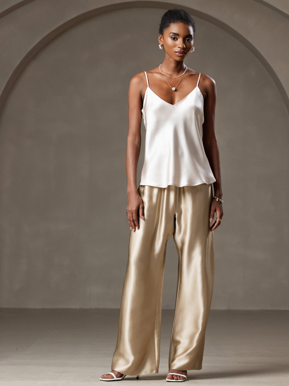 [Beige] SilkSilky-SE Rent Silke V-Hals Cami Toppar 003