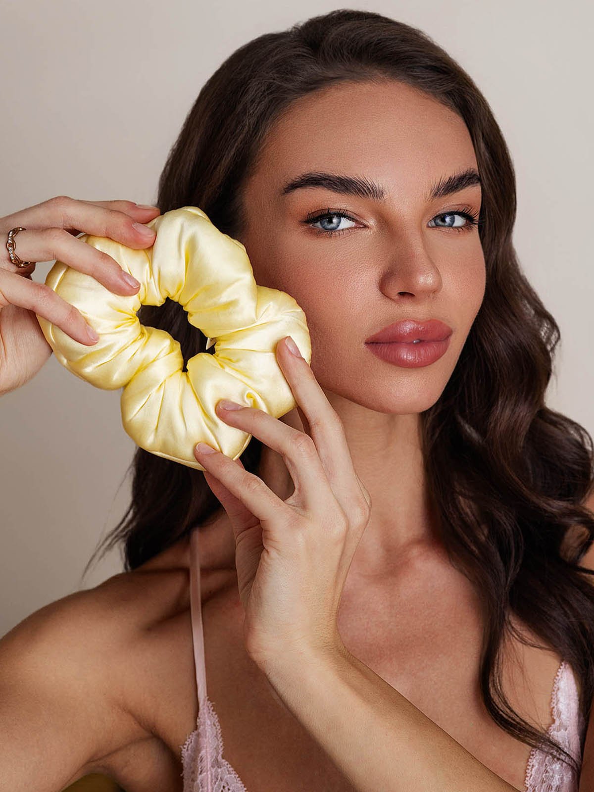 [Gul] SilkSilky-SE Rent Silke Scrunchie 001