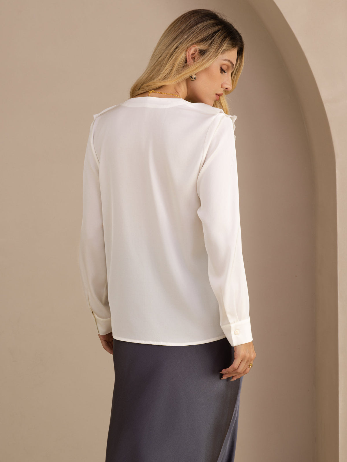 [Vit] SilkSilky-SE Long Sleeve Deep V Neck Damblusar 002