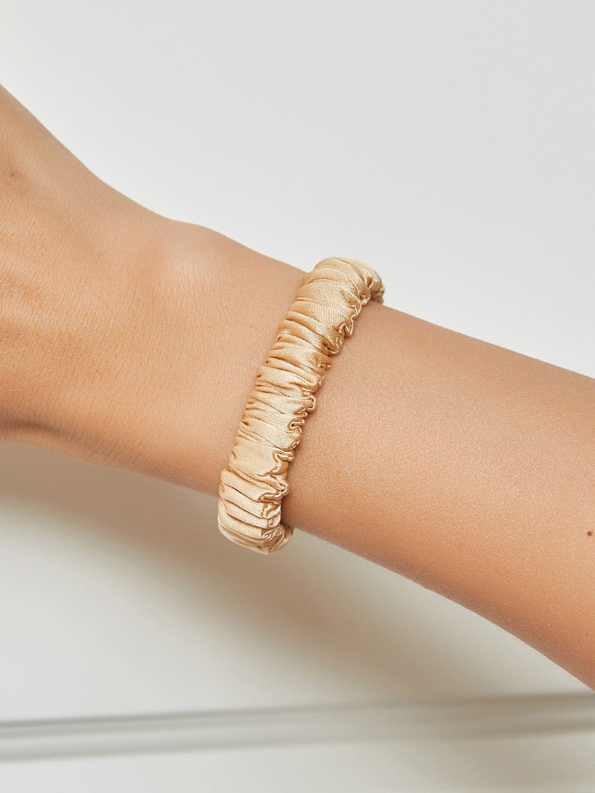 [Champagne] SilkSilky-SE 19Momme Rent Silke Scrunchie 001