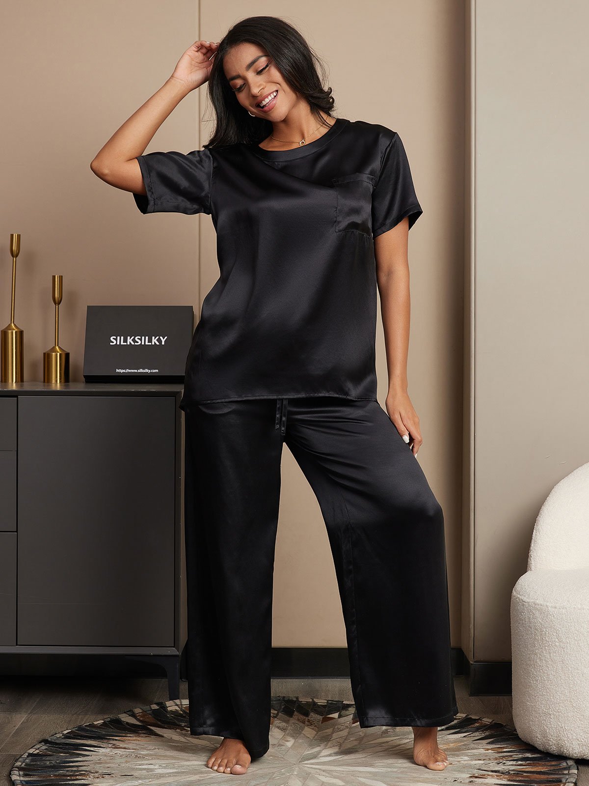 SilkSilky SE Rent Silke Kort Ärm Womens Pajamas Svart 004