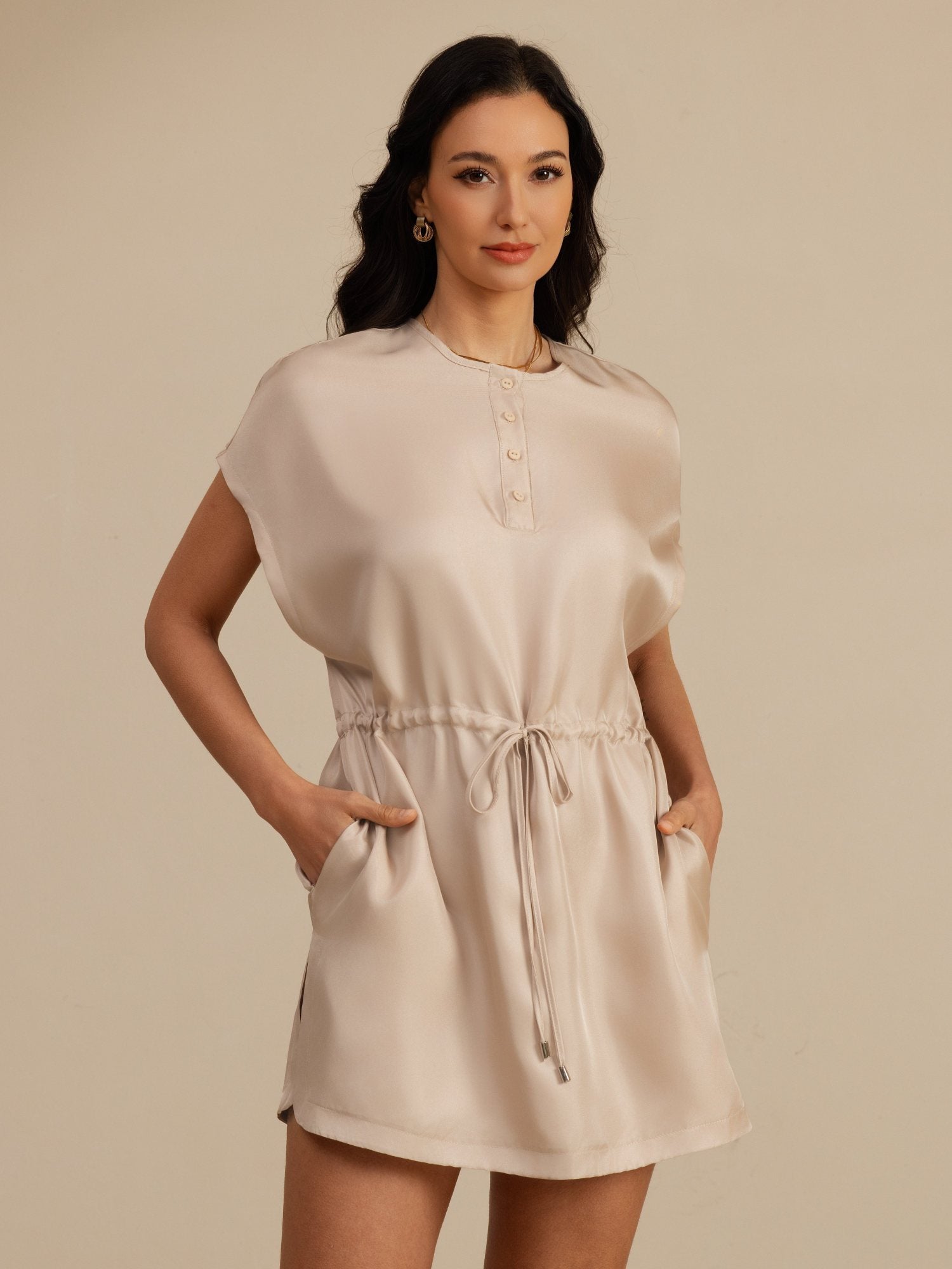 [Tan] SilkSilky-SE 18Momme Kappärm Henley-halsringning Klänning 001