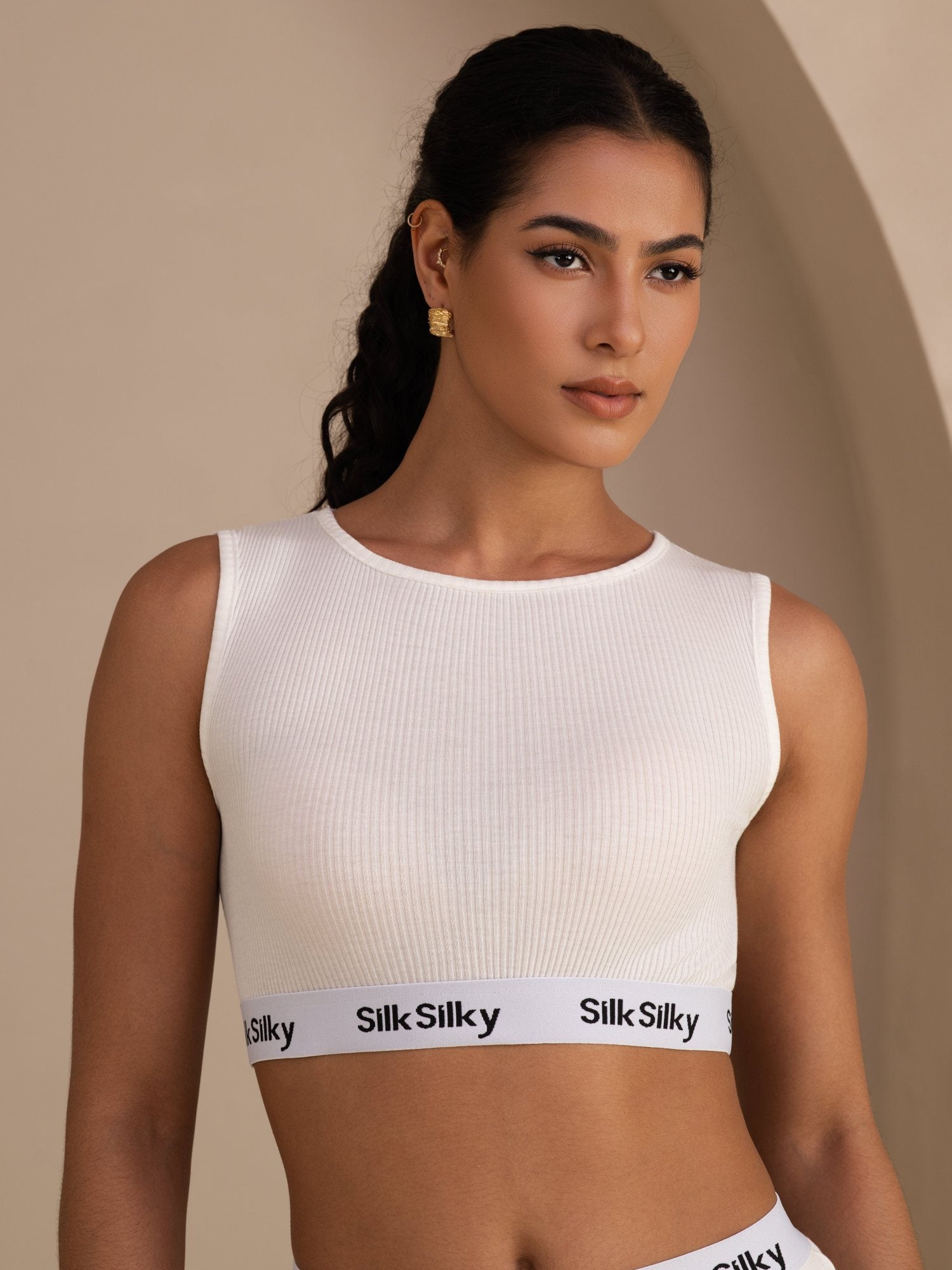 [Vit] SilkSilky-SE Sleeveless Crew Neck Cami Toppar 001