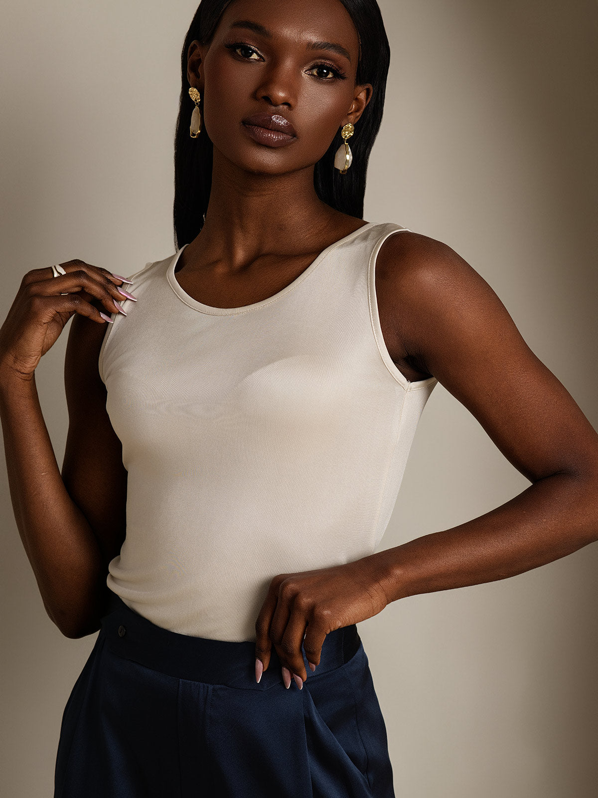 [Beige] SilkSilky-SE Silke Stickad Ärmlös Round Neck Dam T-Shirt 003