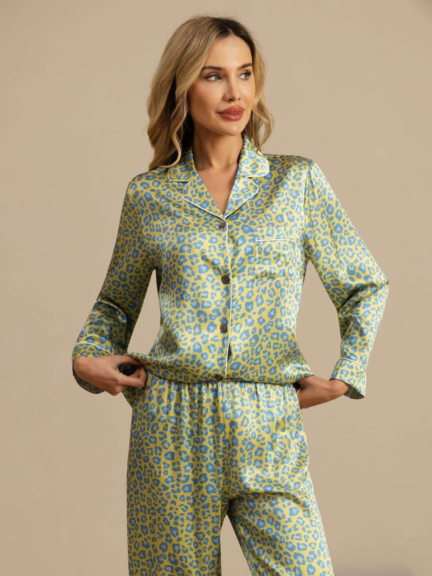 [Grön Leopard] SilkSilky-SE 19Momme Lång Ärm Notchkrage Dam Pyjama 004