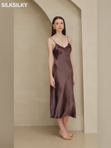 SilkSilky-SE Spaghetti Strap V Neck Klänning video 001