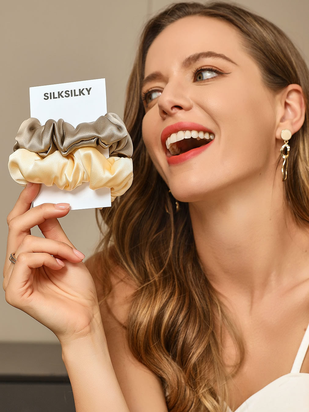 [Beige+Champagne] SilkSilky-SE 19Momme Rent Silke Scrunchie 005